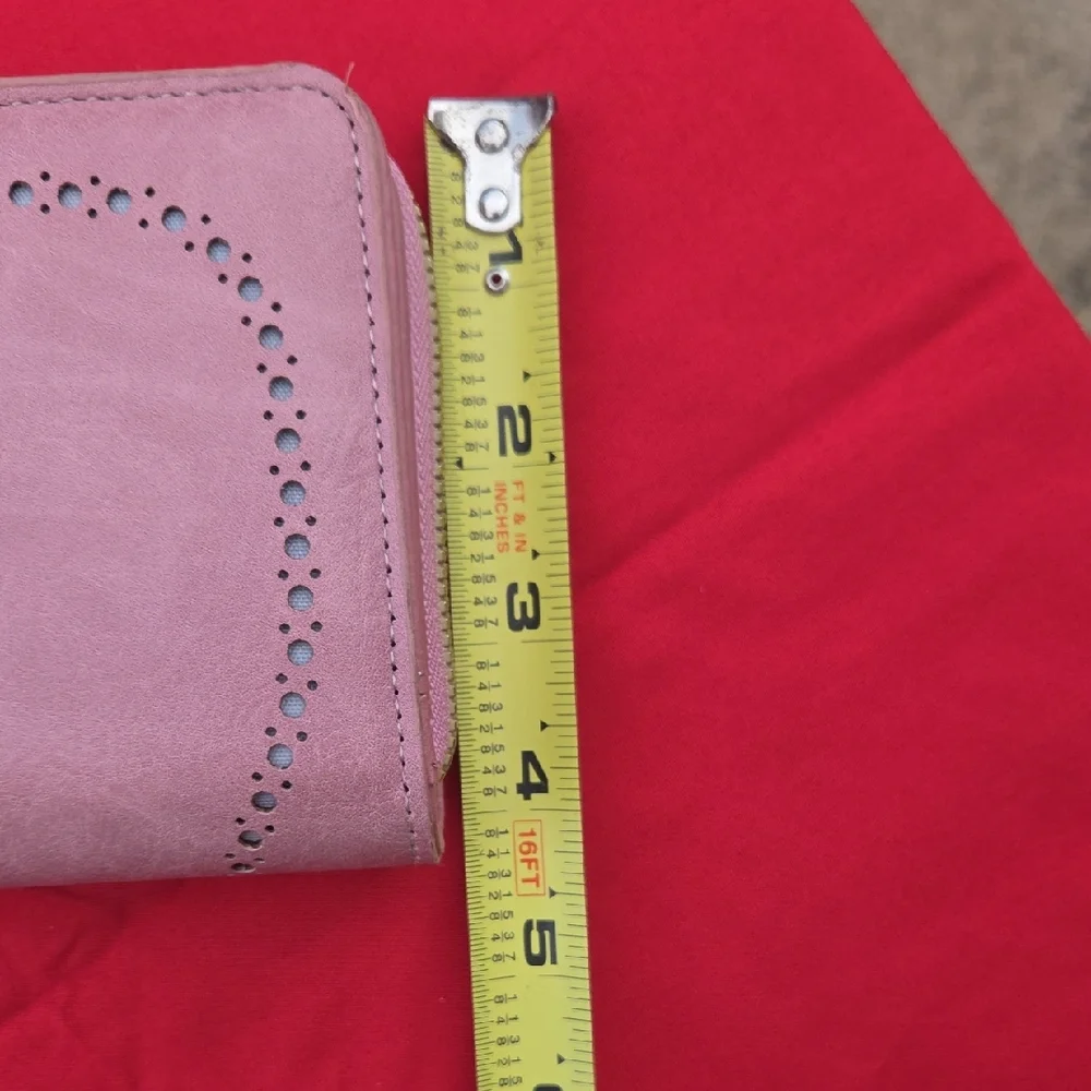 BNWT Blush Wristlet Clutch - Picture 10 of 10